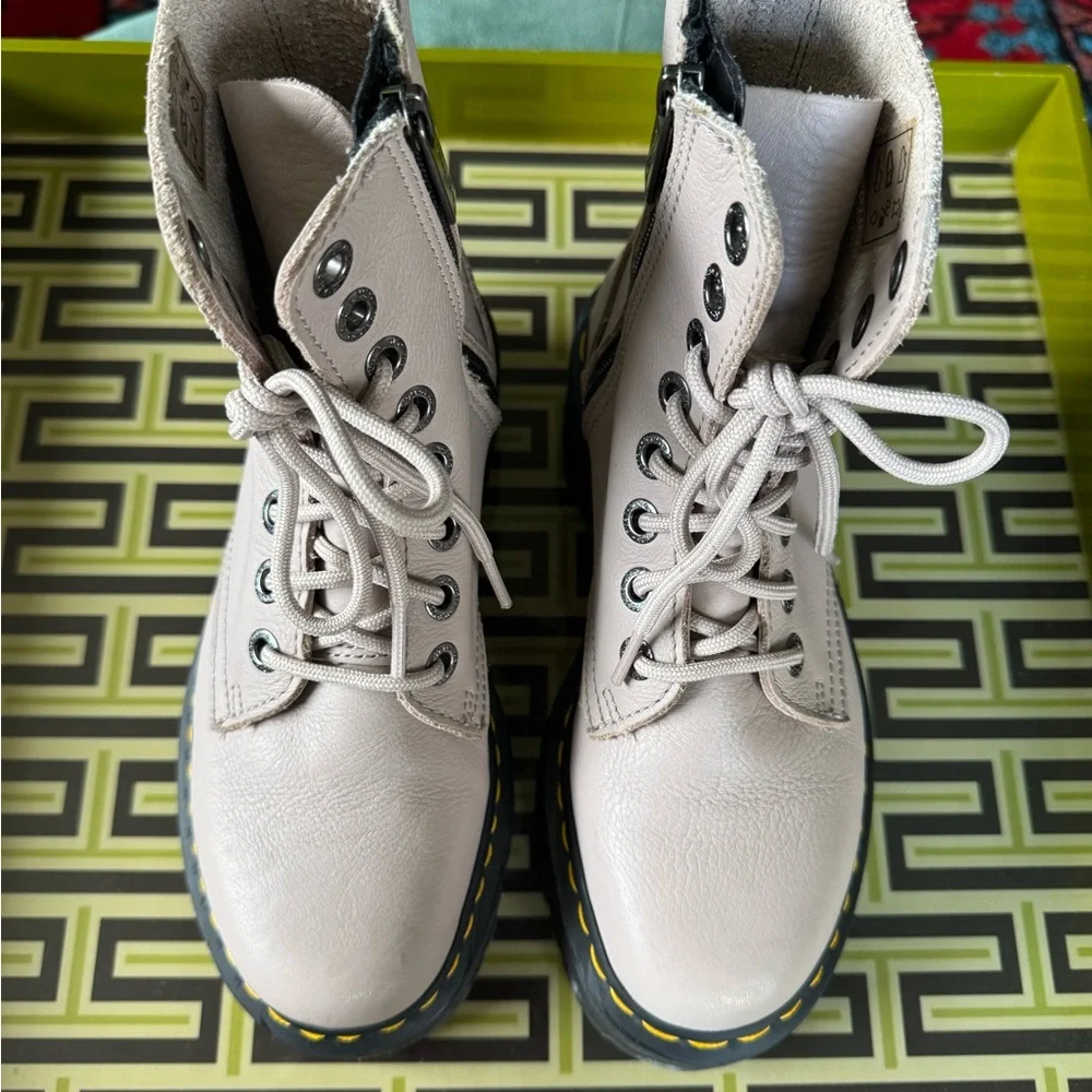 Dr. Martens Jadon III Pisa Platform Boot - Picture 2 of 11